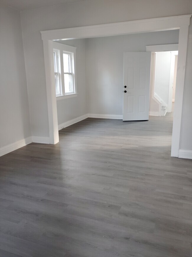 Building Photo - 2215 Hood Ave