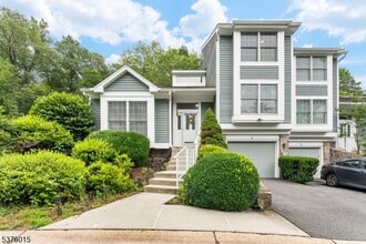 Building Photo - 4 Brightwood Ln