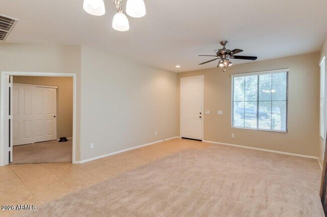 Building Photo - 16528 W Sherman St