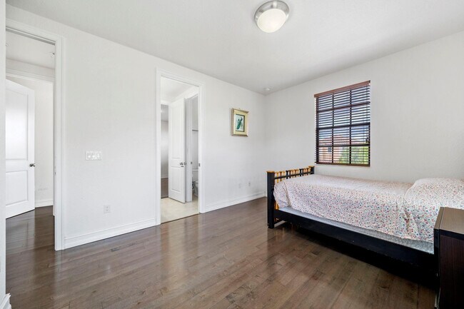 Building Photo - 7302 NW 111th Way