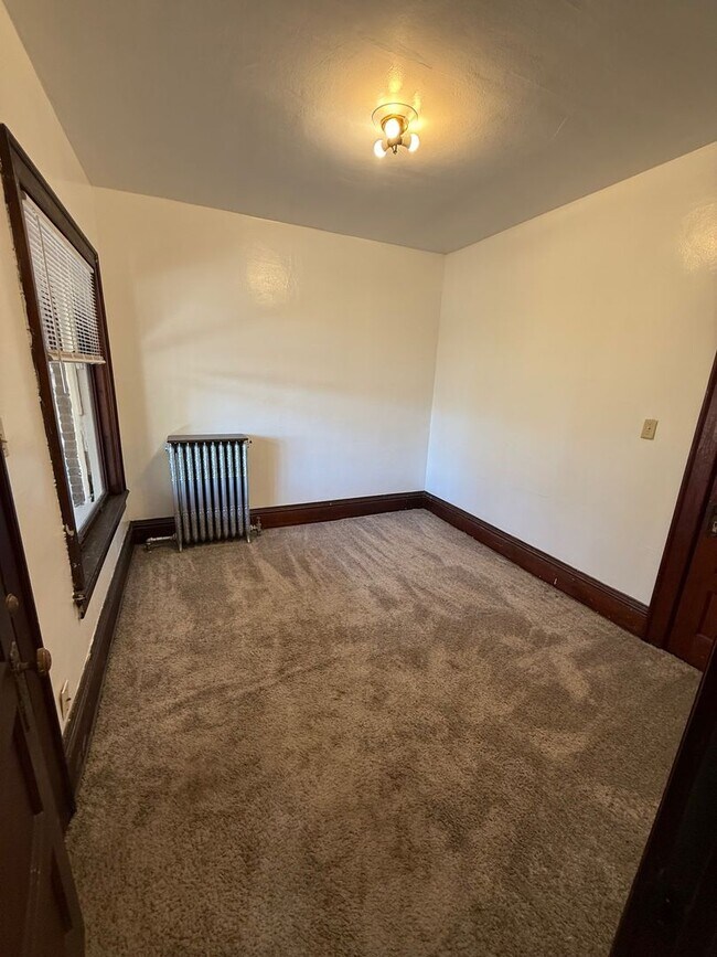 Building Photo - 2252 S 7th St