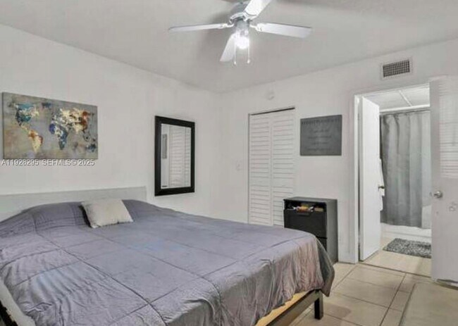 Building Photo - 8160 Geneva Ct