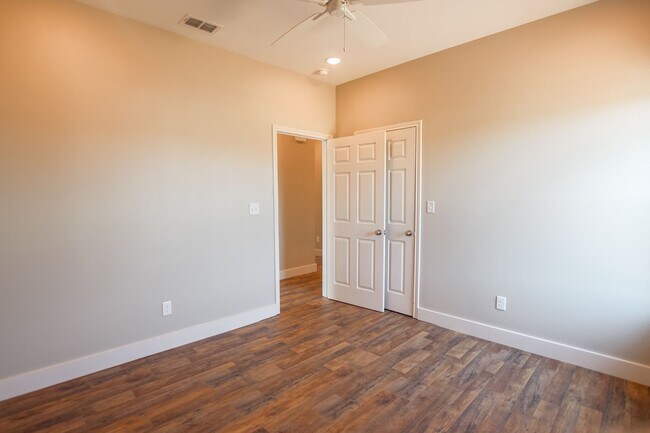 Building Photo - Available Now! New Construction 3 Bed 2 Ba...