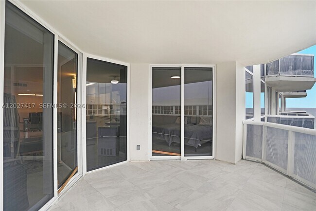 Building Photo - 4775 Collins Ave