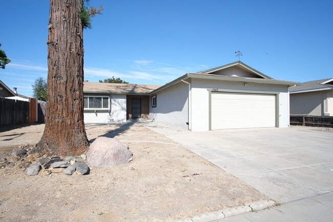 Building Photo - Charming residence for rent with perfect b...