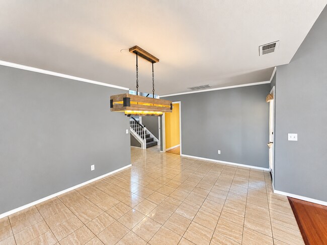 Building Photo - 760 Lake Front Dr