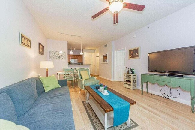 Building Photo - 630 S Sapodilla Ave