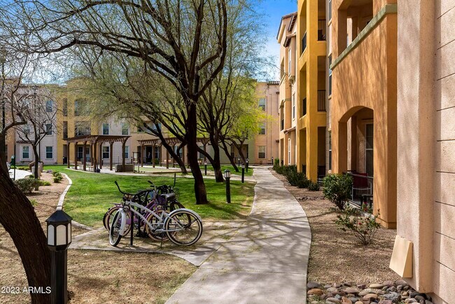 Building Photo - 14575 W Mountain View Blvd