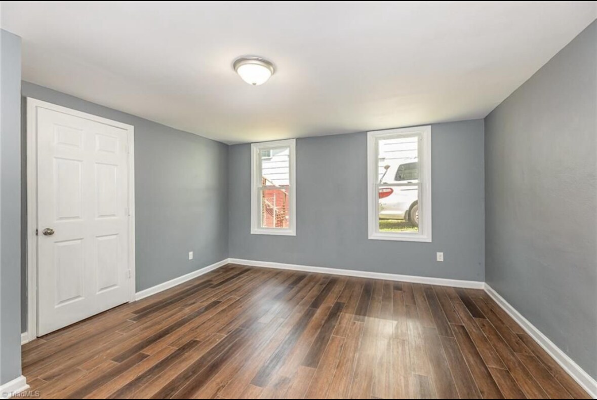 Building Photo - 518 N Scales St