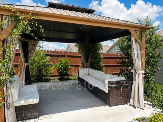 Building Photo - 7939 Dovers Den