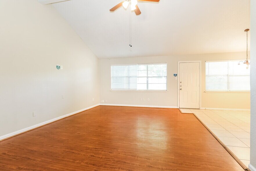 Building Photo - 11711 Spruce Mountain Dr