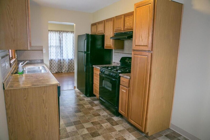 Building Photo - 1306 Zettler Rd