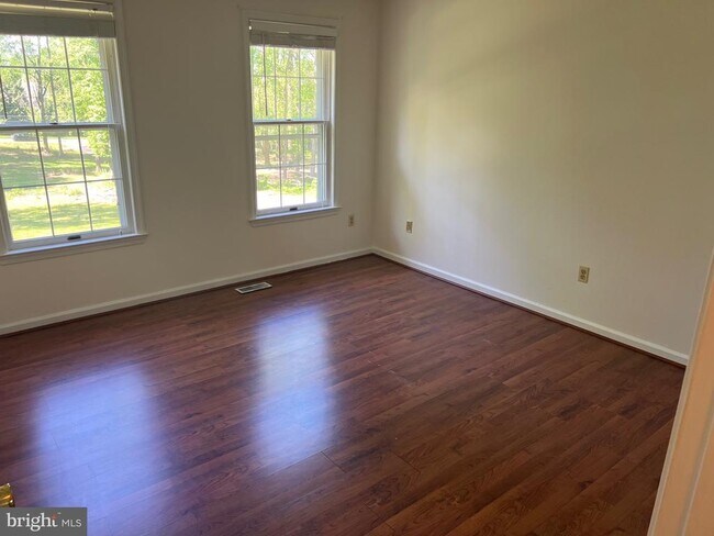 Building Photo - 14260 Burntwoods Rd