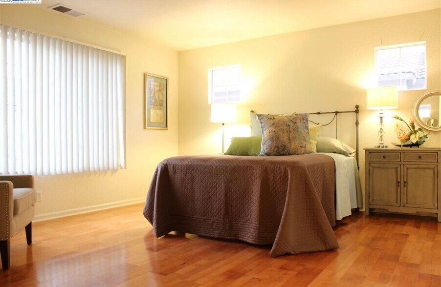 Master Bedroom 1 - 2213 Wigeon Ct