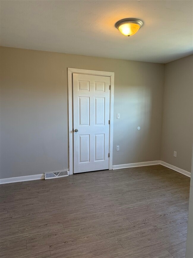 Building Photo - 602 Salmons Blackjack Rd