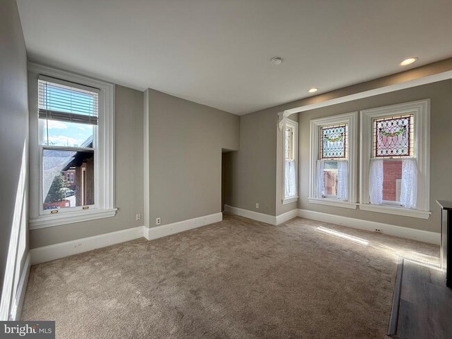 Building Photo - 1304 Delaware Ave