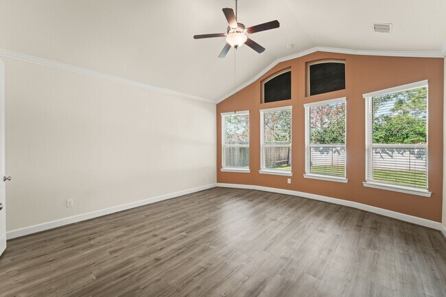 Building Photo - 9339 Fairfield Oaks Ln