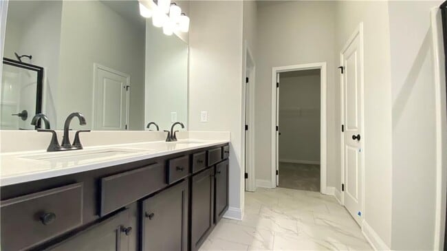 Building Photo - 4591 Silver Oak Dr