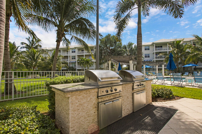 Building Photo - 515 Bay Colony Dr N