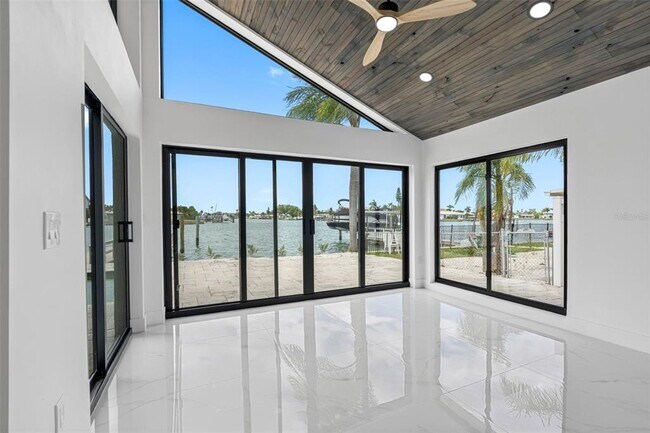 Building Photo - 520 115th Ave