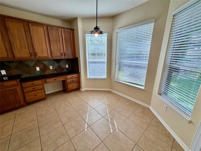 Building Photo - 25206 Auburn Terrace Dr