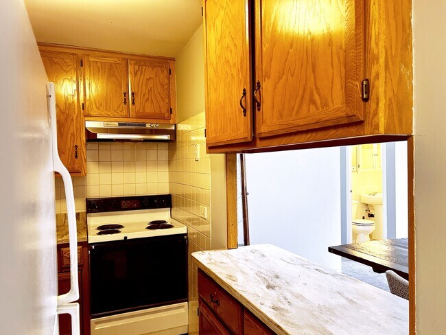 Building Photo - 1516 Hinman Ave