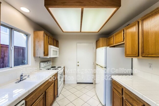 Building Photo - 31977 Arlington Cir