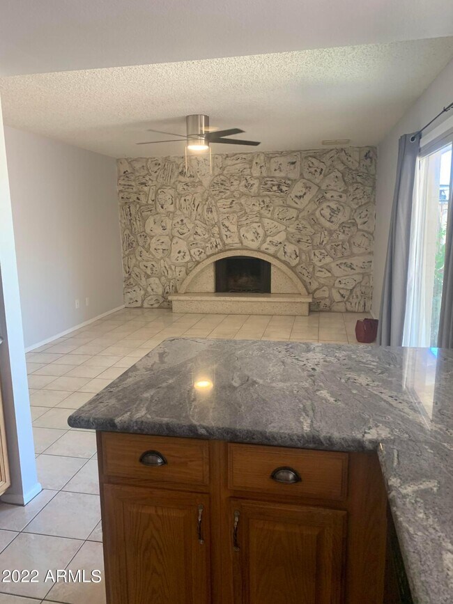 Building Photo - 4132 W Shangri La Rd