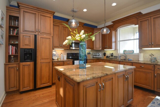 Building Photo - 58 Ocean St