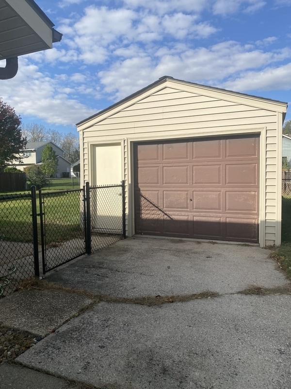 Building Photo - 319 Opal Cir