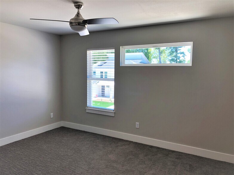 Building Photo - 10673 Brothers Ln