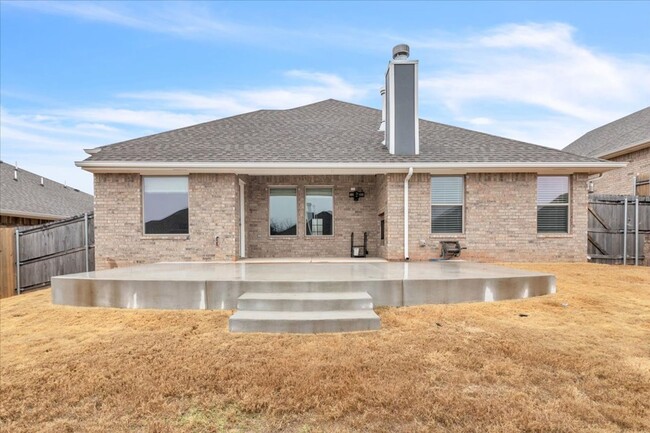 Building Photo - NE Edmond Home