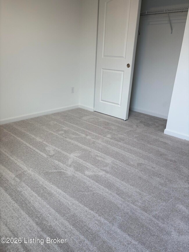 Building Photo - 2015 Lyndon Green Cir