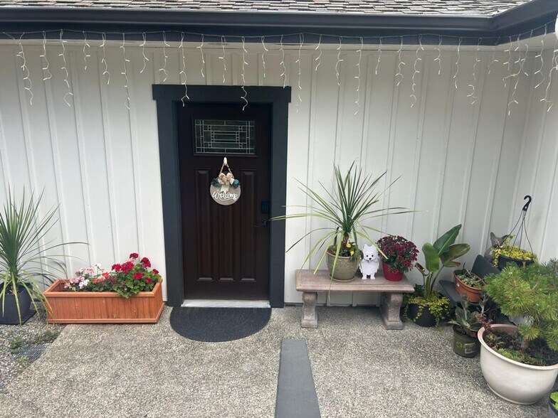 Building Photo - 21031 NE 4th St