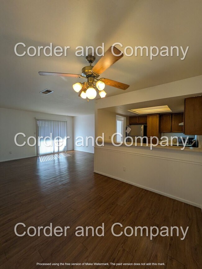 Building Photo - Charming town home 2Bedroom 2Bath Downstairs unit located in the Del Norte High School district.