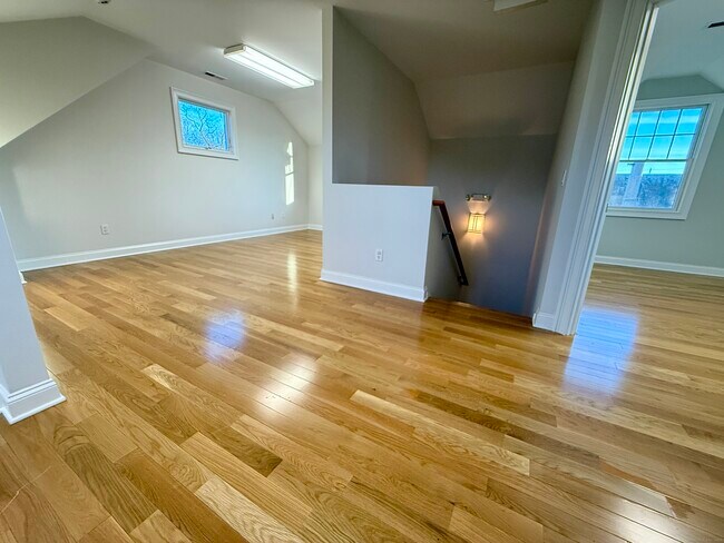 Building Photo - 5 Myrtle St