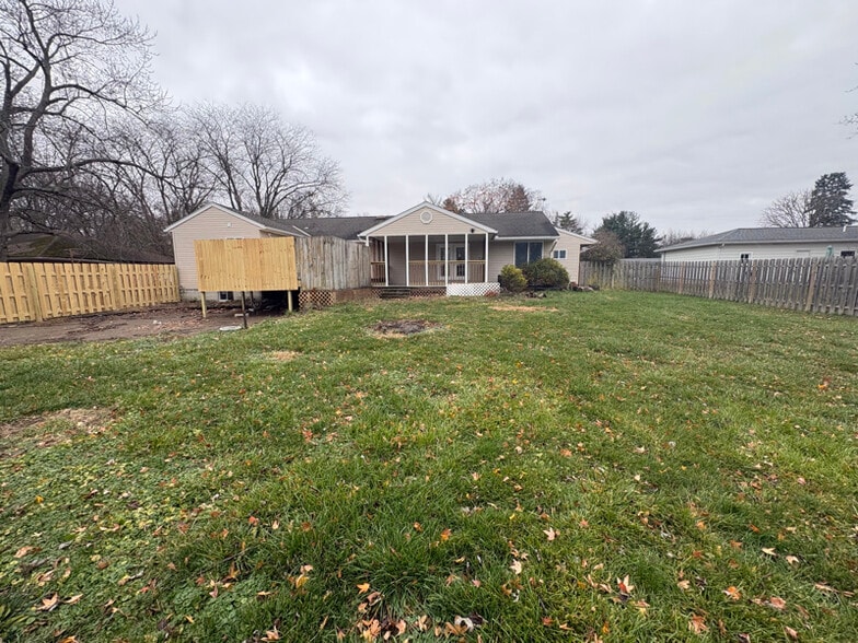 Building Photo - 1282 Lawndale Rd