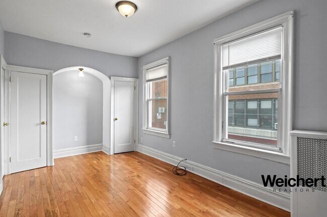 Building Photo - 800-802 KENNEDY Blvd