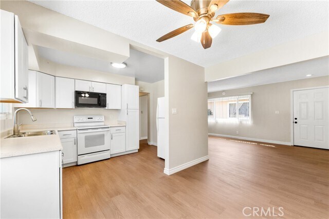 Building Photo - 5932 Santa Barbara Ave