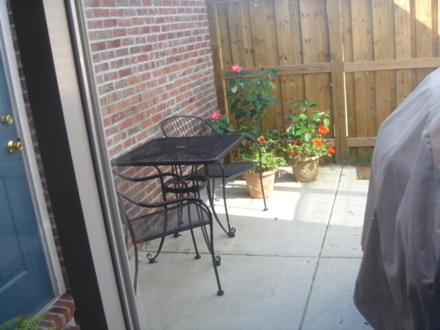 Building Photo - Independence South Brick Townhouse Community next to Golf Course w/ Patio, Nice Master, Vaulted C...