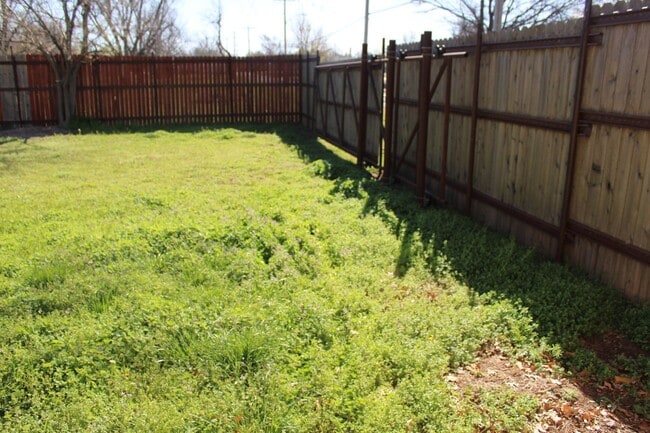 Building Photo - HOLIDAY SPECIAL-One Month FREE with 12 Month Lease!