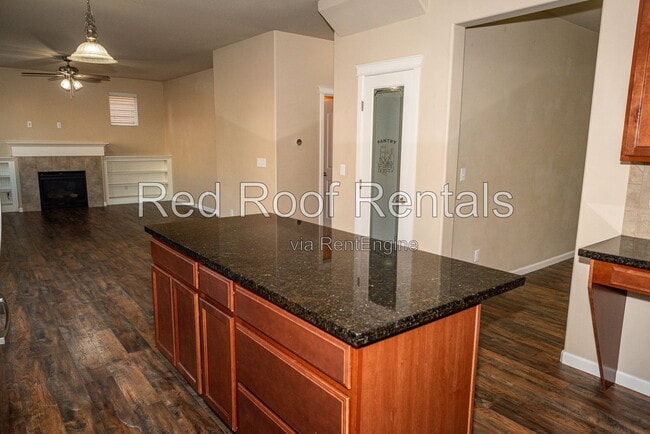 Building Photo - 1441 Farina Lp SE
