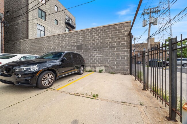 Building Photo - 4968 N Milwaukee Ave
