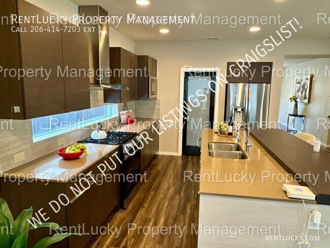Building Photo - 34601 56th Ct S