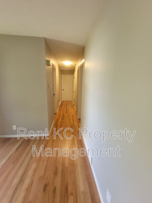 Building Photo - 2709 NE 63rd St