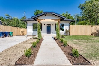 Building Photo - Warm, Modern & Welcoming — Beautiful 4 Bed, 3 Bath New Build