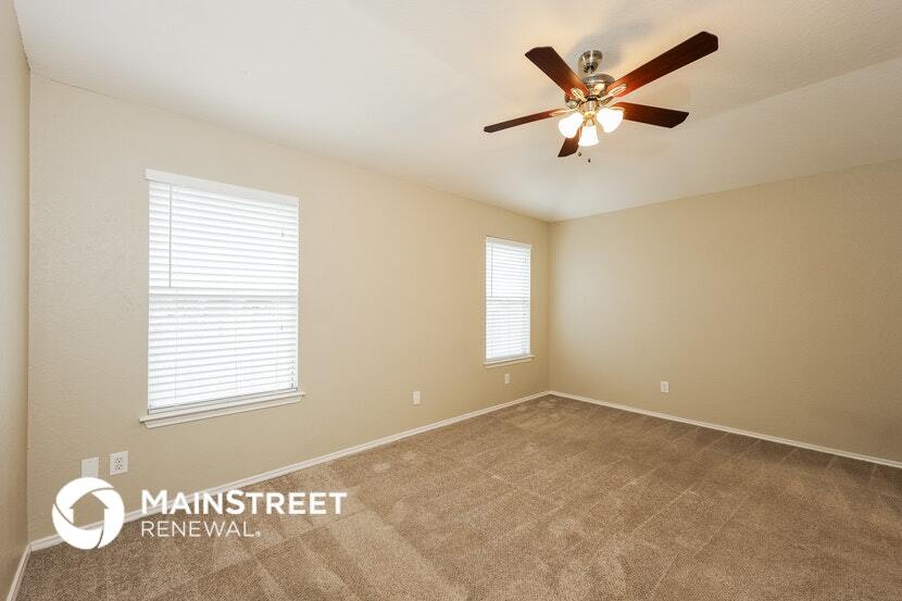 Building Photo - 10211 Round Rock Way