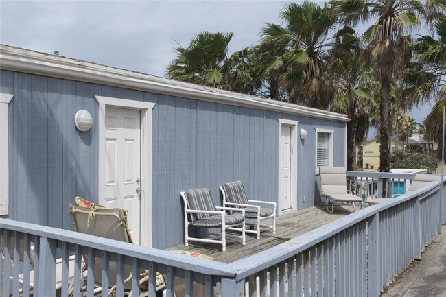 Building Photo - 2615 Gulf Blvd