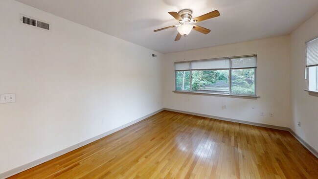 Building Photo - 1521 Virginia Ave