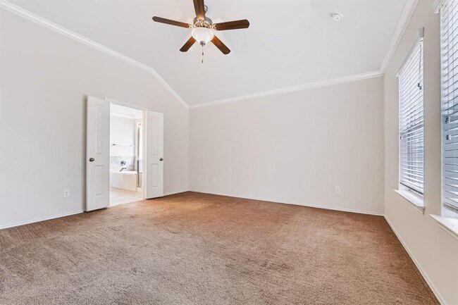 Building Photo - 111 Sandstone Trail